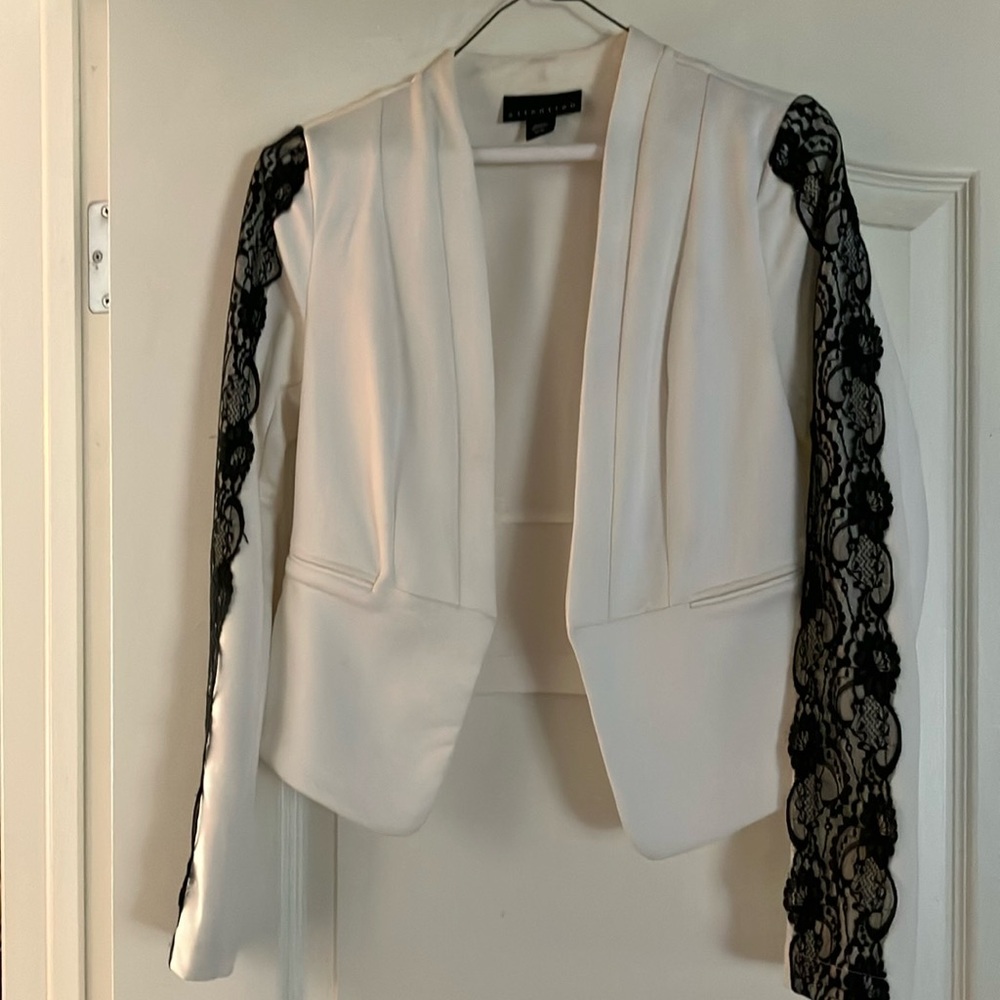 Buttonless dress jacket